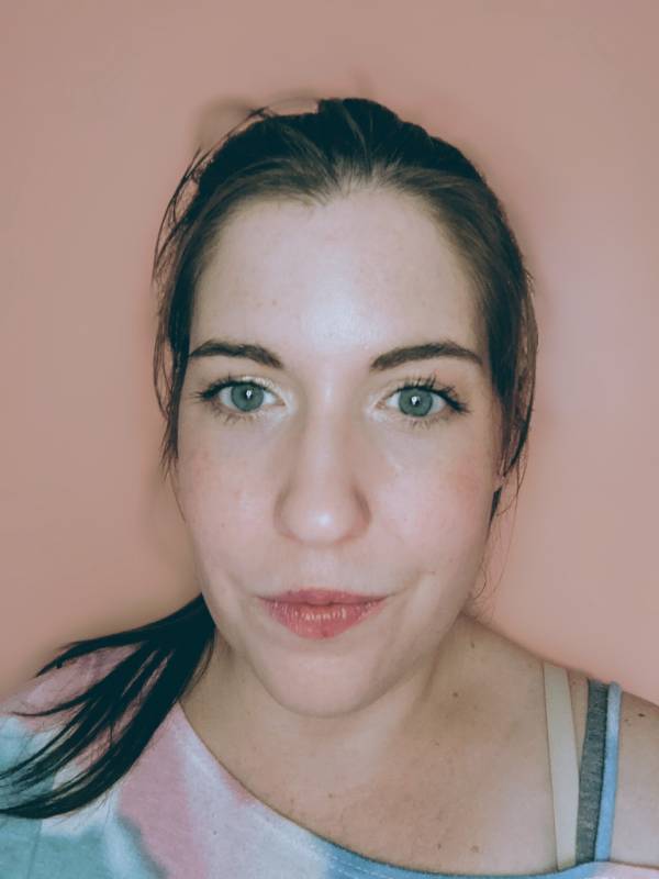 Ish Mom wearing foundation and concealer blended with beautyblender and e.l.f. makeup sponges